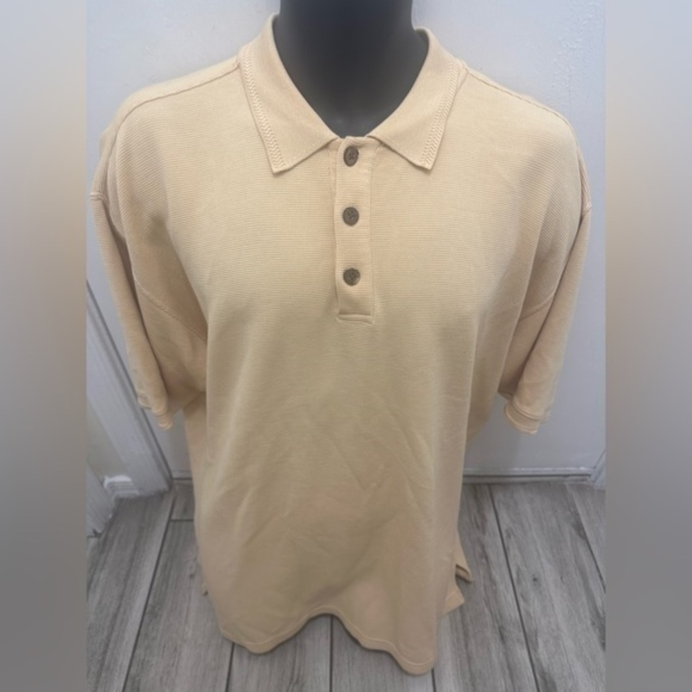 Men’s pre own as is Tommy Bahama size M medium silk polo shirt yellow - Picture 1 of 3